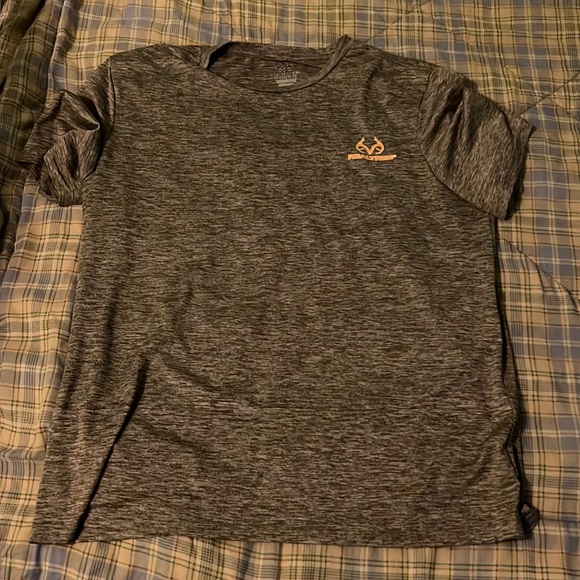 Realtree T shirts - Picture 1 of 2